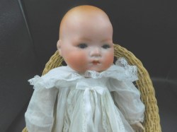 baby bylo white face